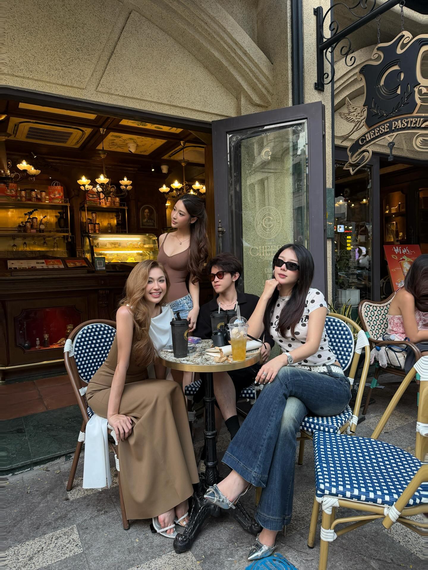 coffe me and friend